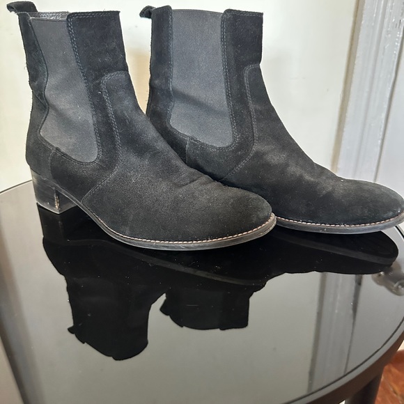 Black Aquatalia Chelsea boot with pull on tab. - Picture 6 of 6